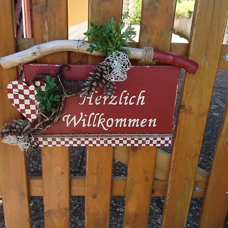 Am Rosengarten * Neuhaus an der Pegnitz